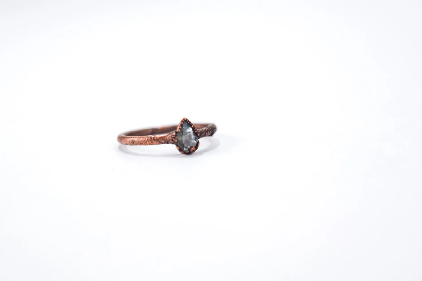 Faceted aquamarine ring | Teardrop stone stacking ring