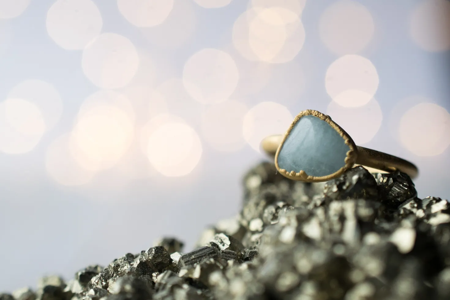 SALE Gold Aquamarine crystal ring | Raw aquamarine ring
